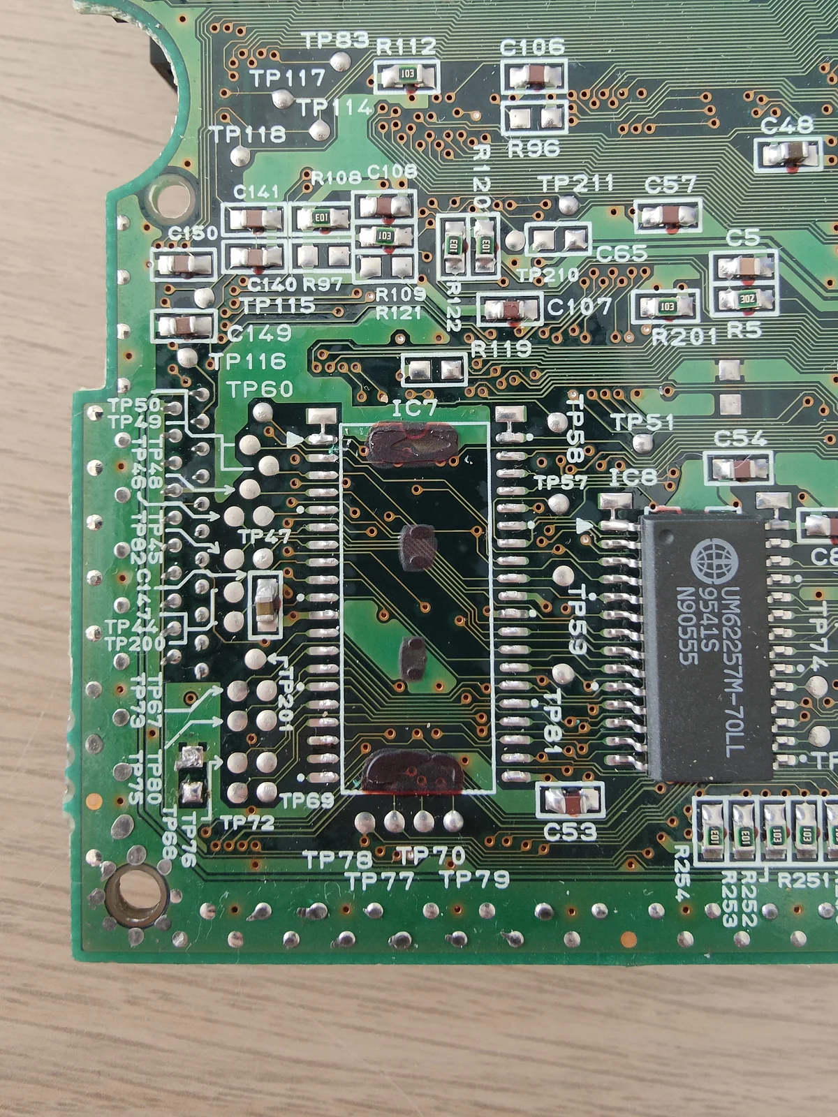 Placa con chip BIOS retirado