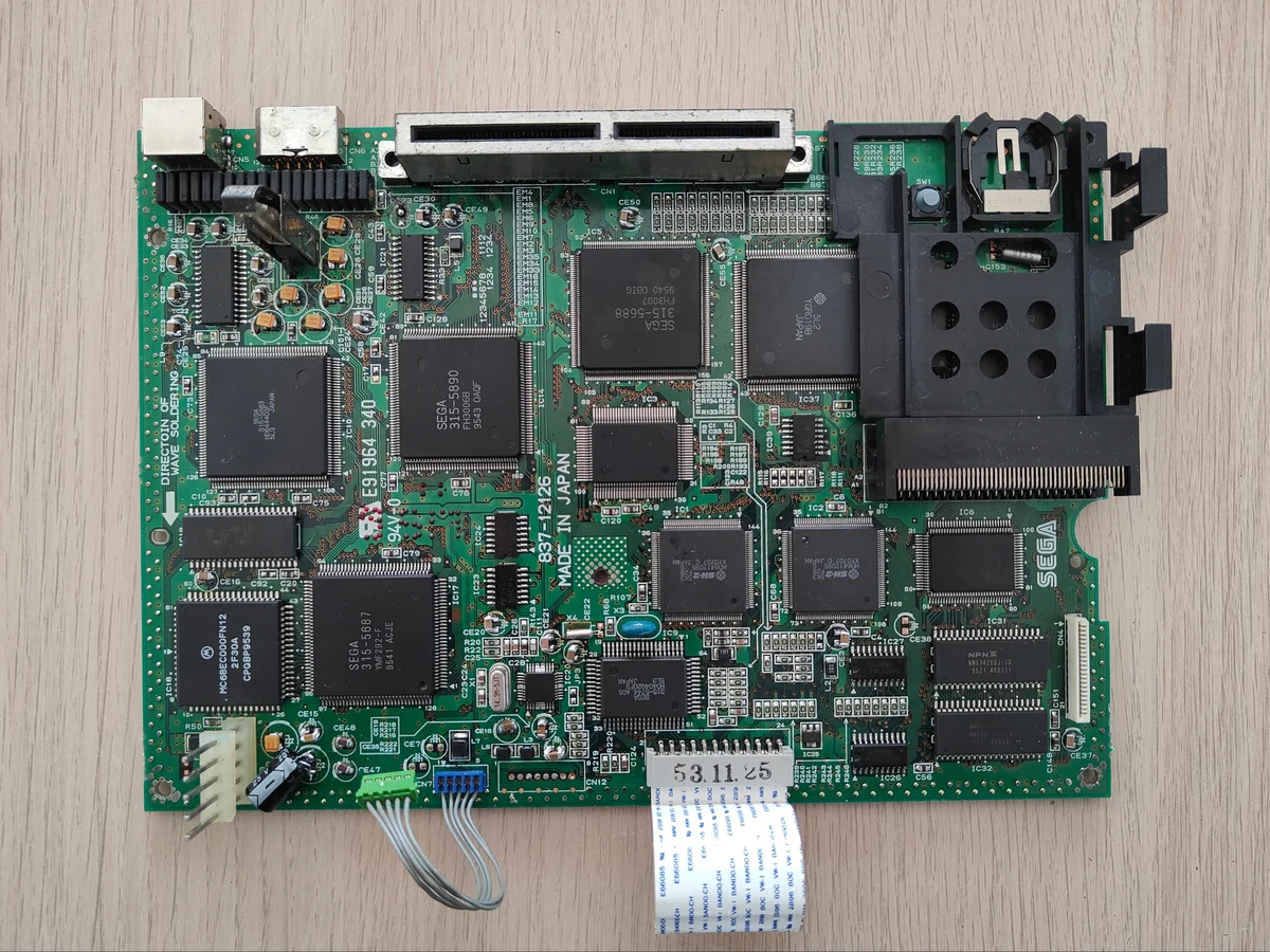 Placa base Sega Saturn totalmente extraída